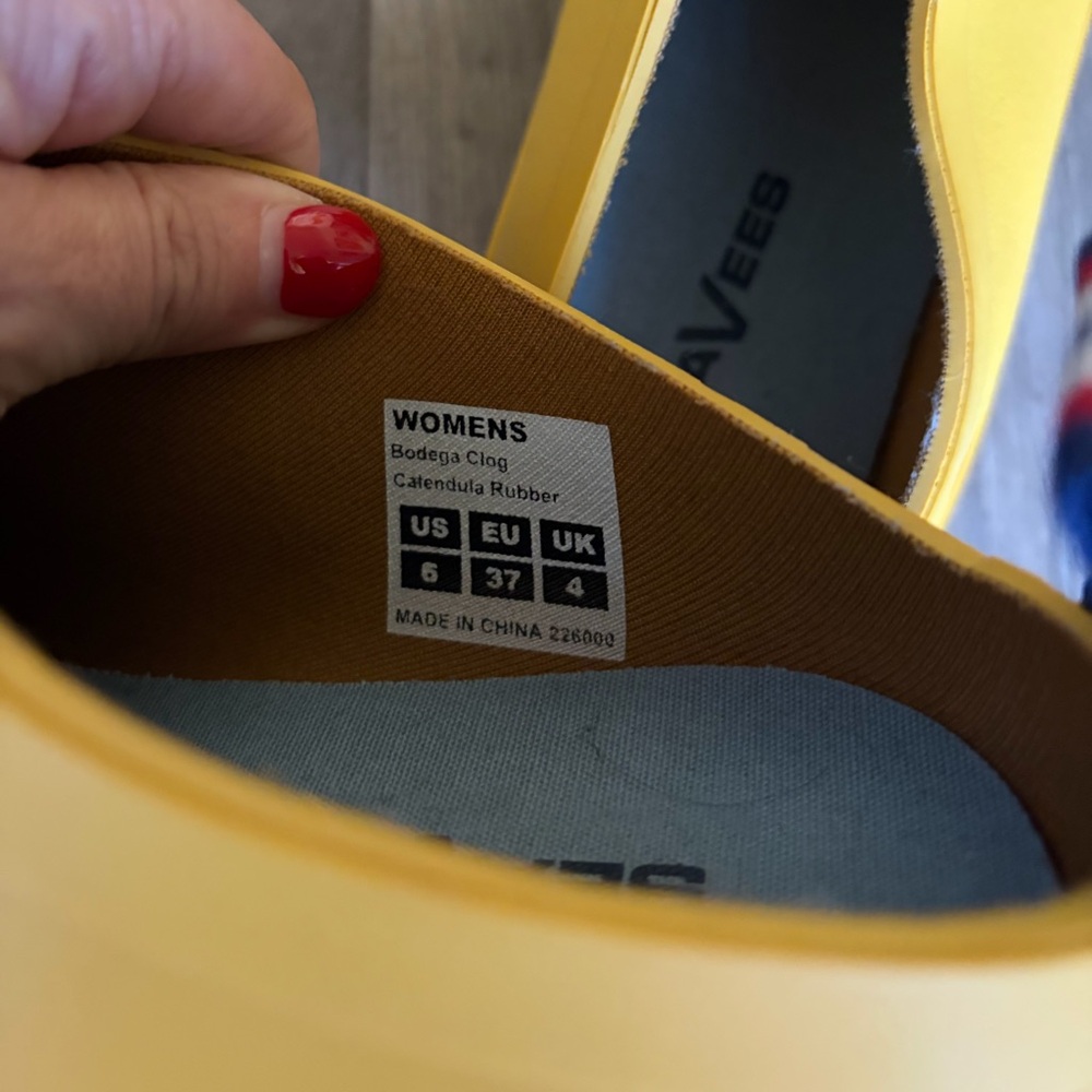 SeaVees Women’s Bodega Clog size 6 - Picture 6 of 8